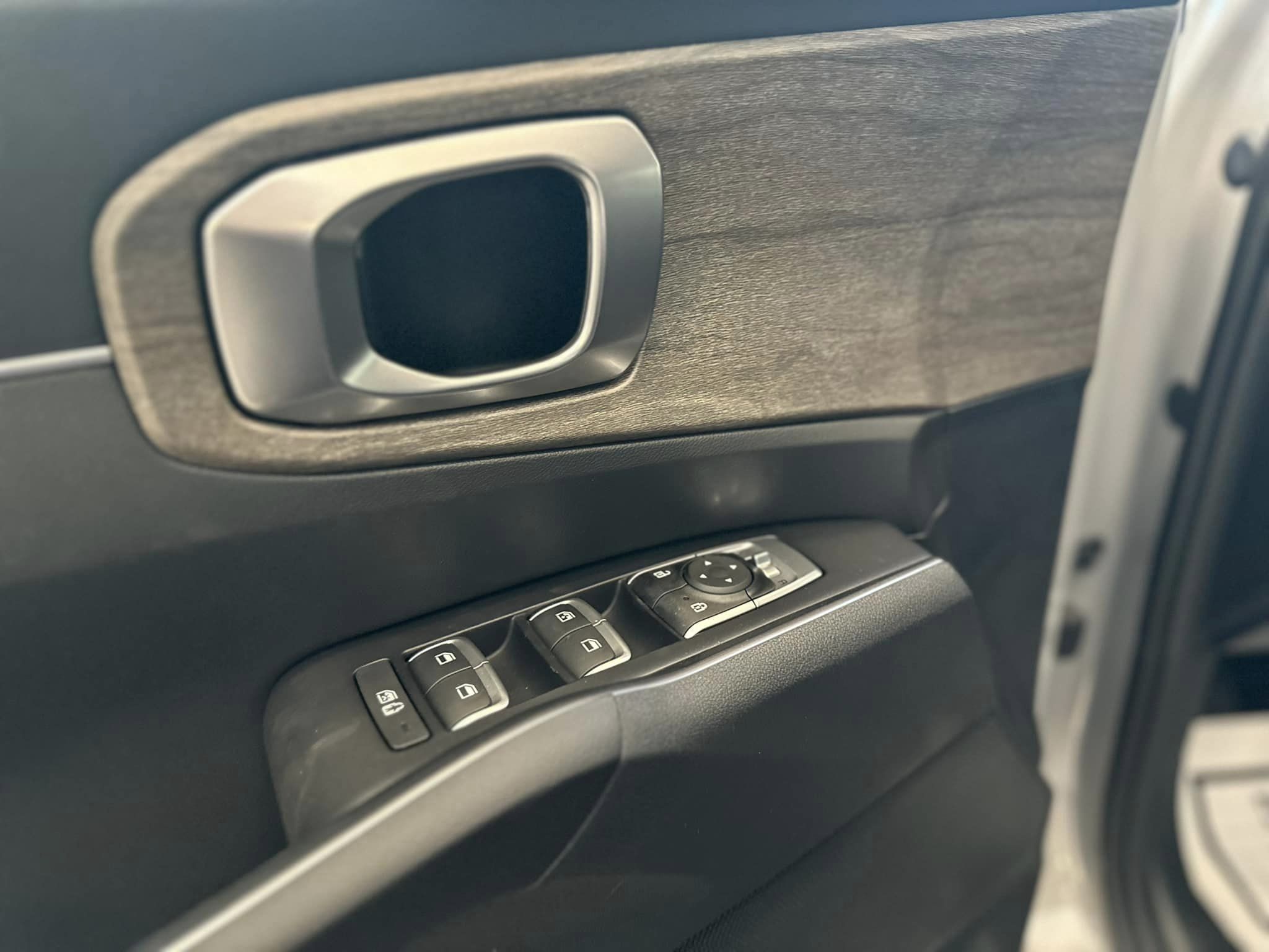 2023 Kia Sportage - Wolf Gray - X-Line EX Trim - Driver's Inside Door