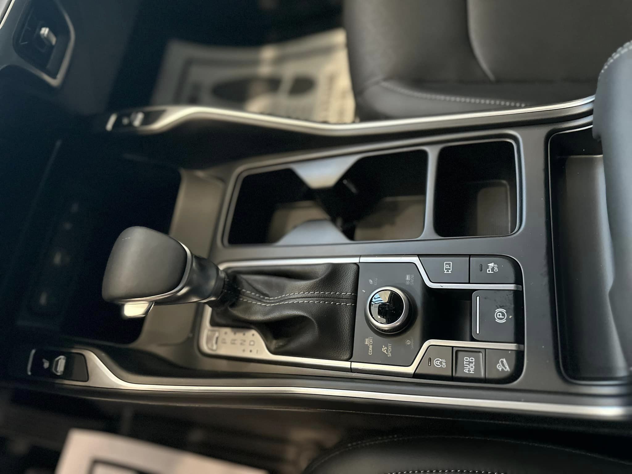 2023 Kia Sportage - Wolf Gray - X-Line EX Trim - Center Console