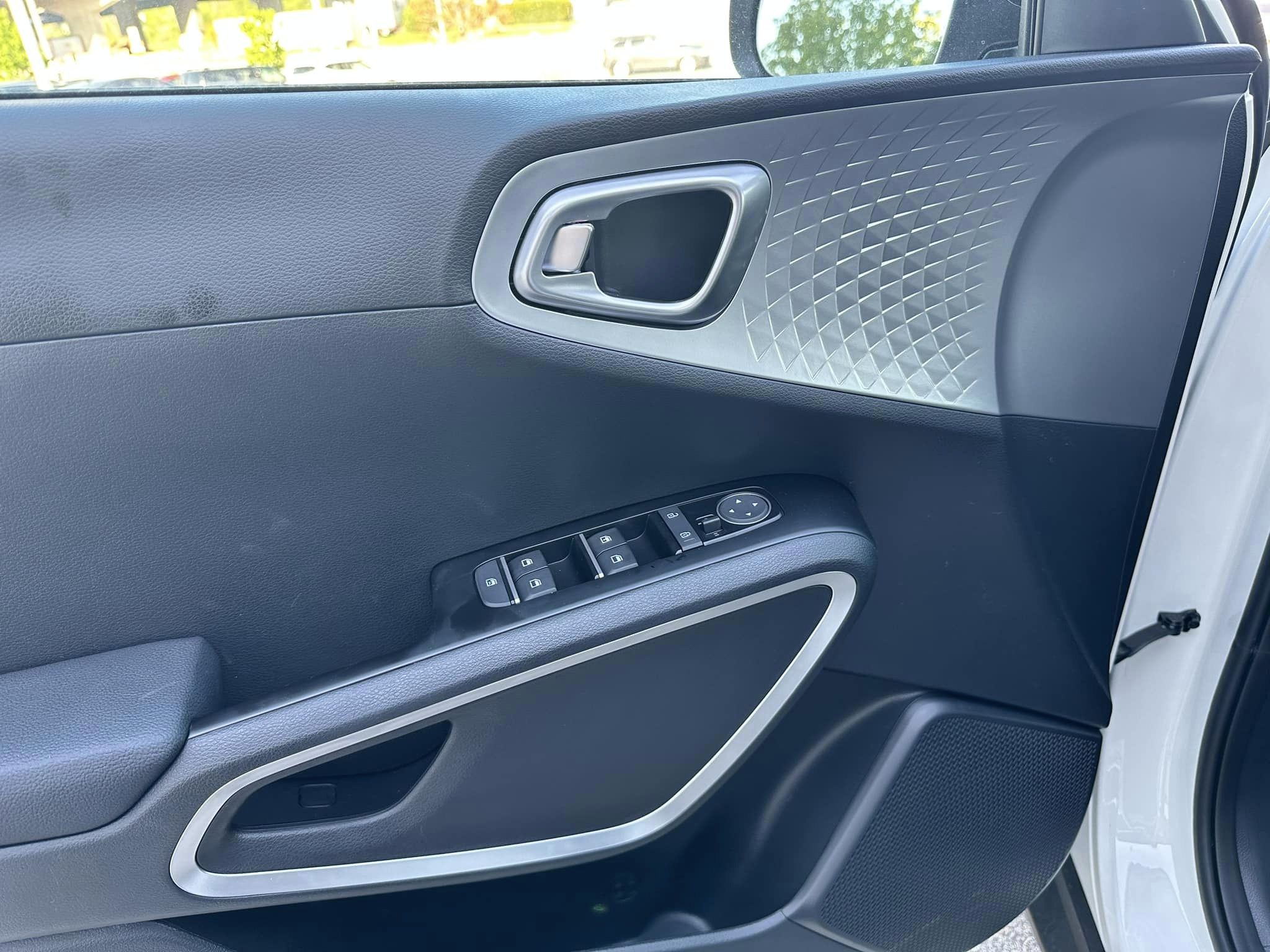 2023 Kia Soul -  Clear White w/Black Roof - S Trim - Driver's Door