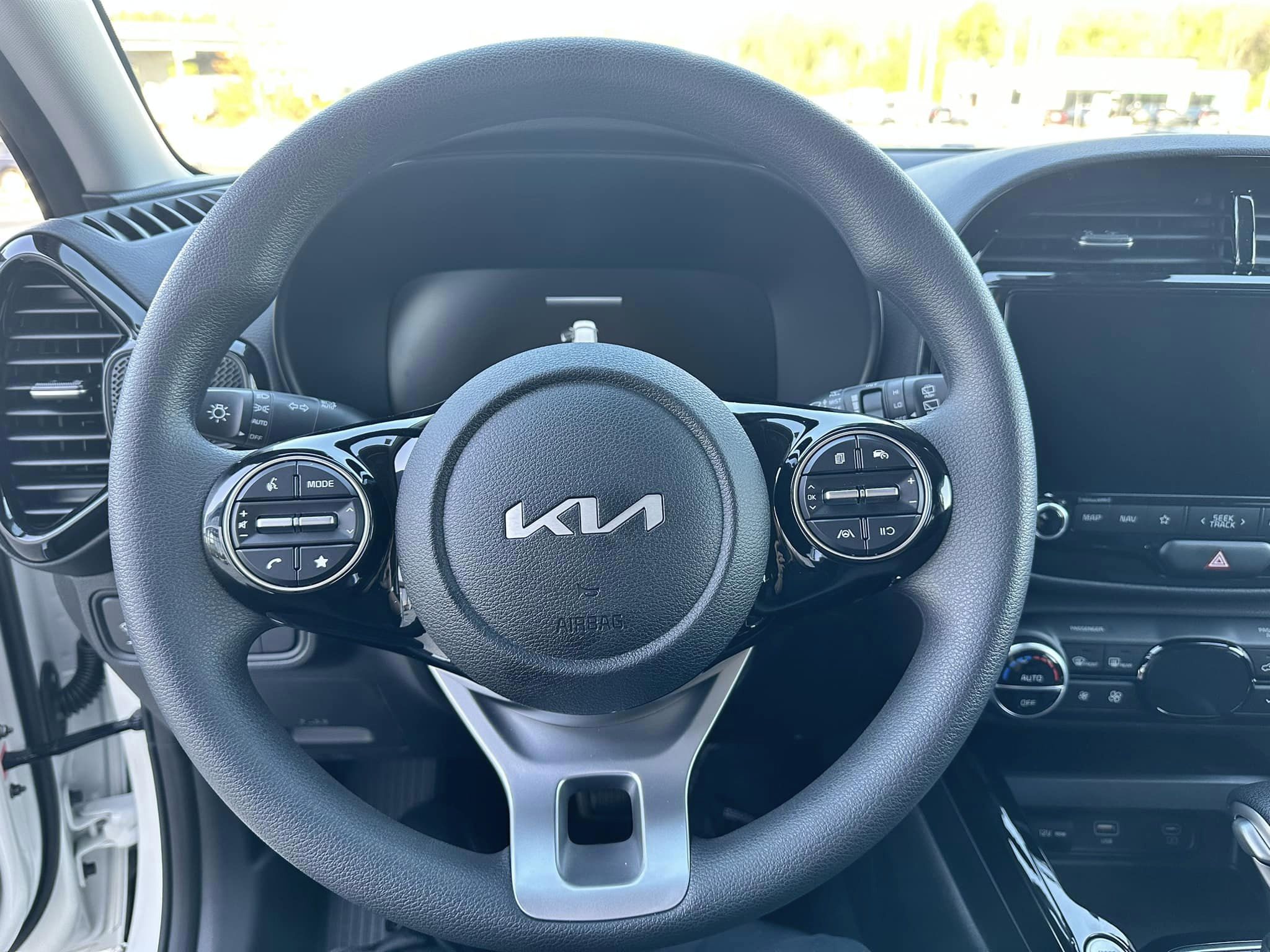 2023 Kia Soul -  Clear White w/Black Roof - S Trim - Steering Wheel