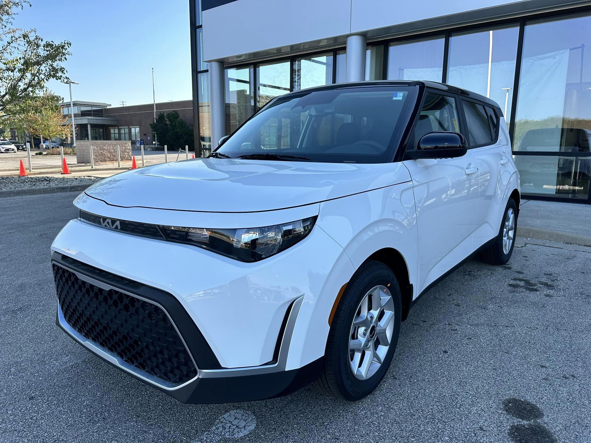 2023 Kia Soul - Clear White w/Black Roof - S Trim - Driver's Side View