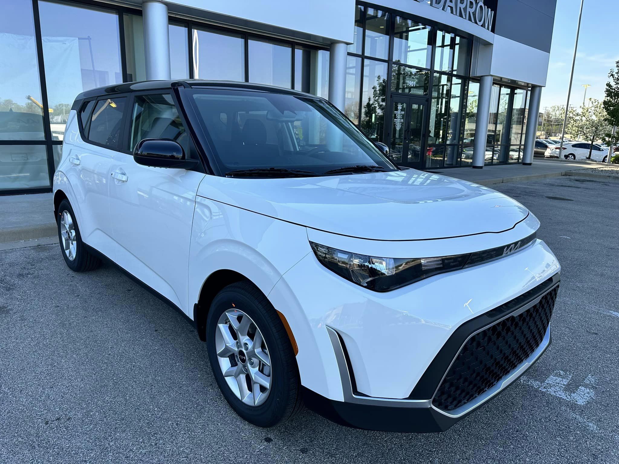 2023 Kia Soul - Clear White w/Black Roof - S Trim - Passenger's Side View
