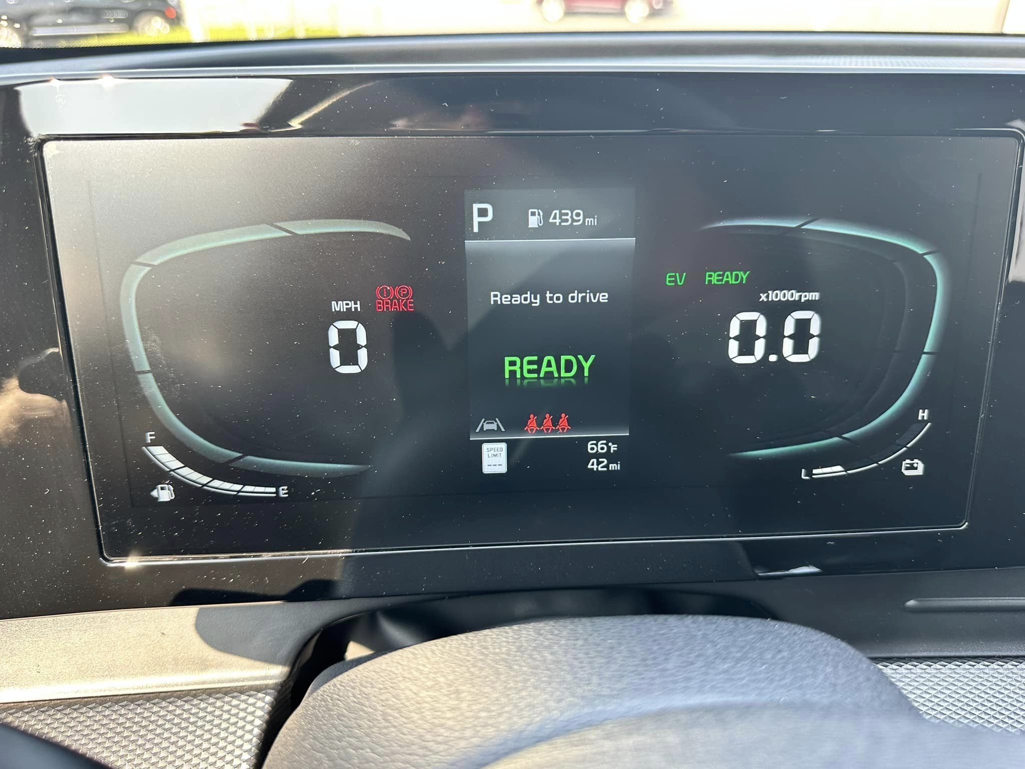 2023 Kia Sportage Hybrid - Fusion Black - LX Trim - Center Steering Wheel Dash