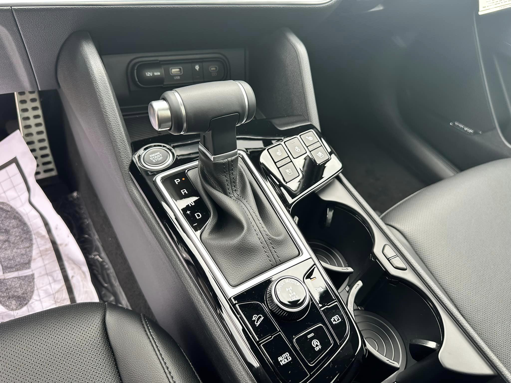 2024 Kia Sportage - Glacial White Pearl - X-Pro Prestige Trim - Center Controls
