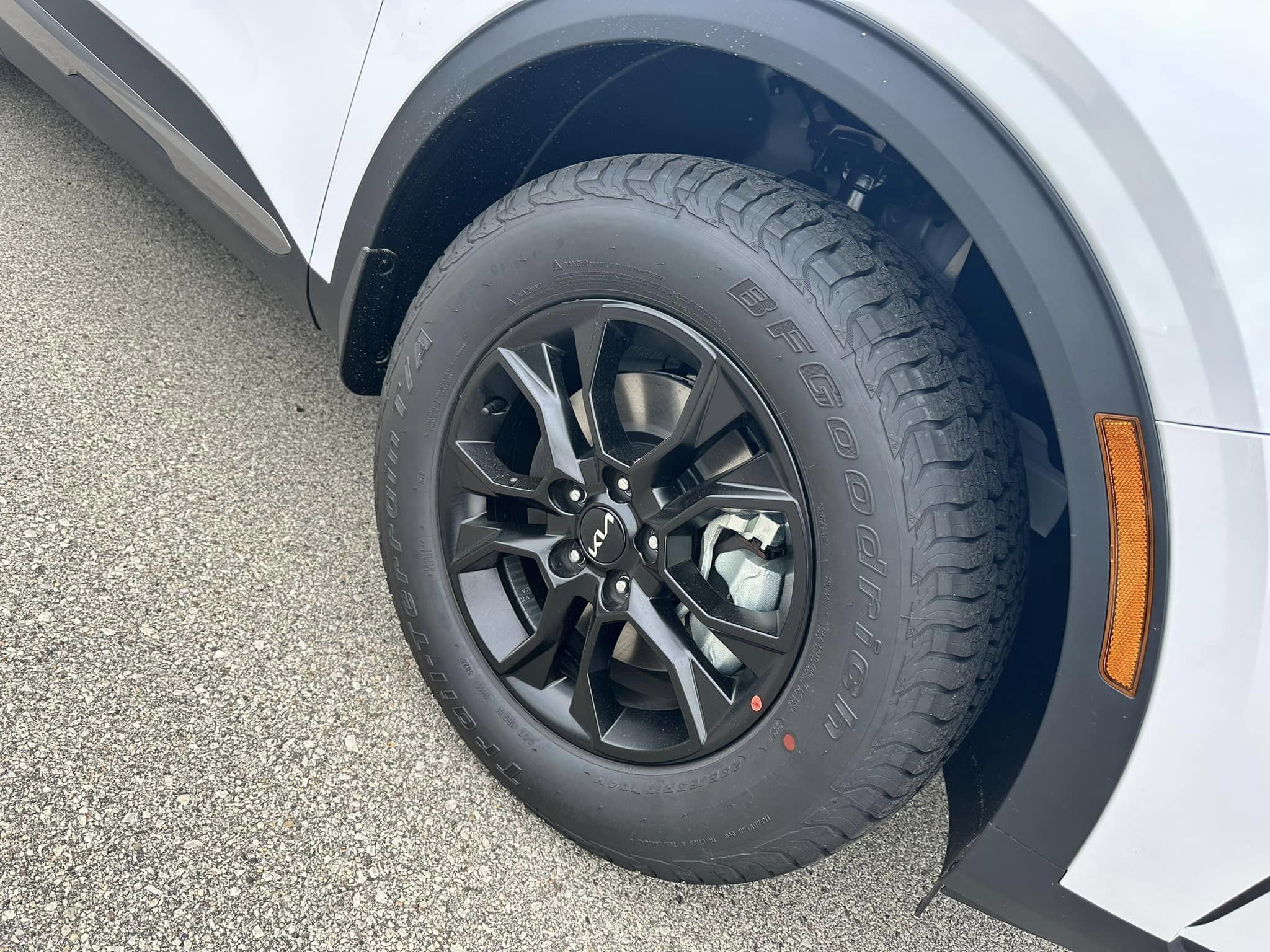 2024 Kia Sportage - Glacial White Pearl - X-Pro Prestige Trim - X-Pro Rims