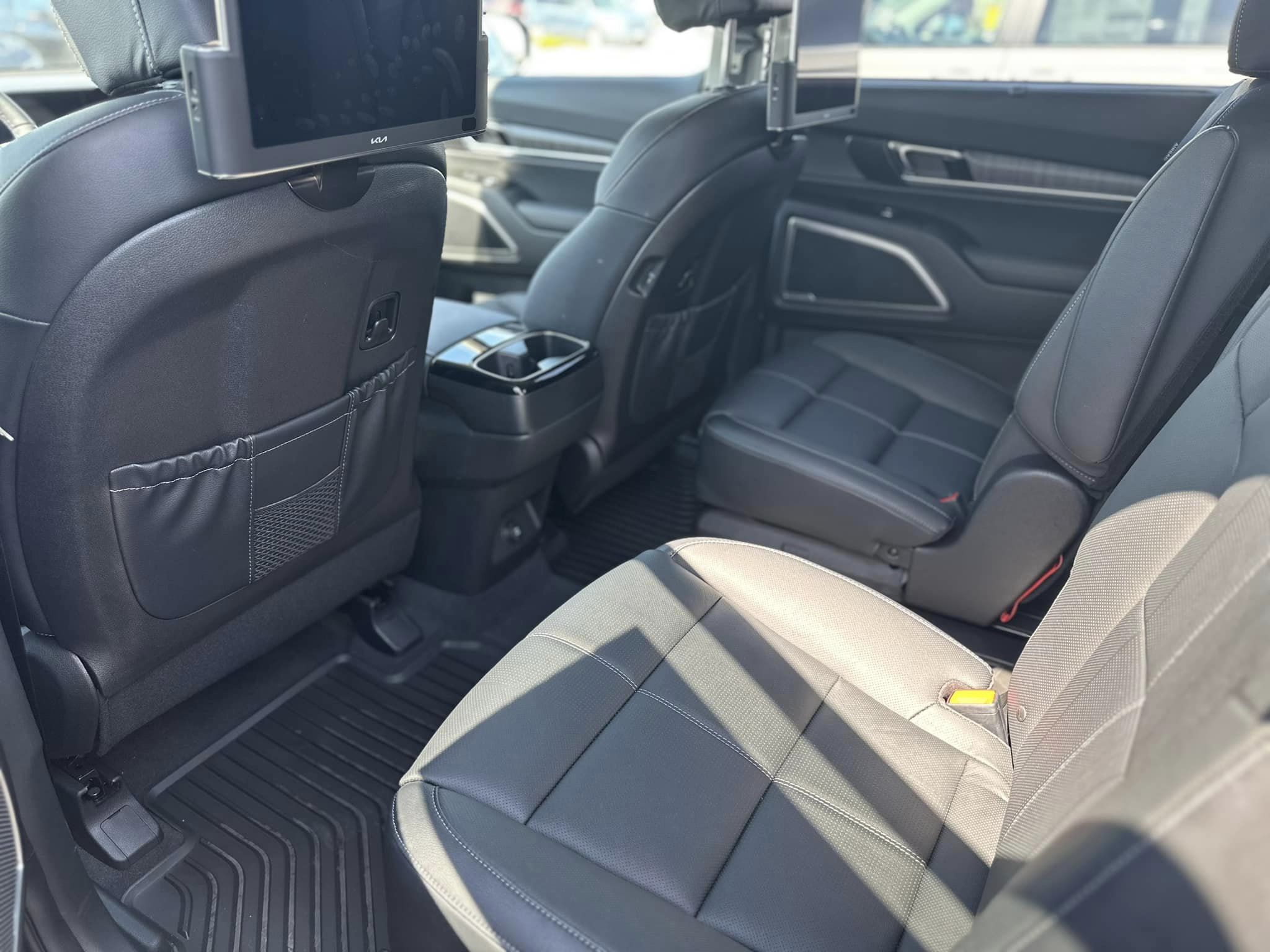 2023 Kia Telluride - EX Trim - Gravity Gray - Passenger Interior 2nd Row