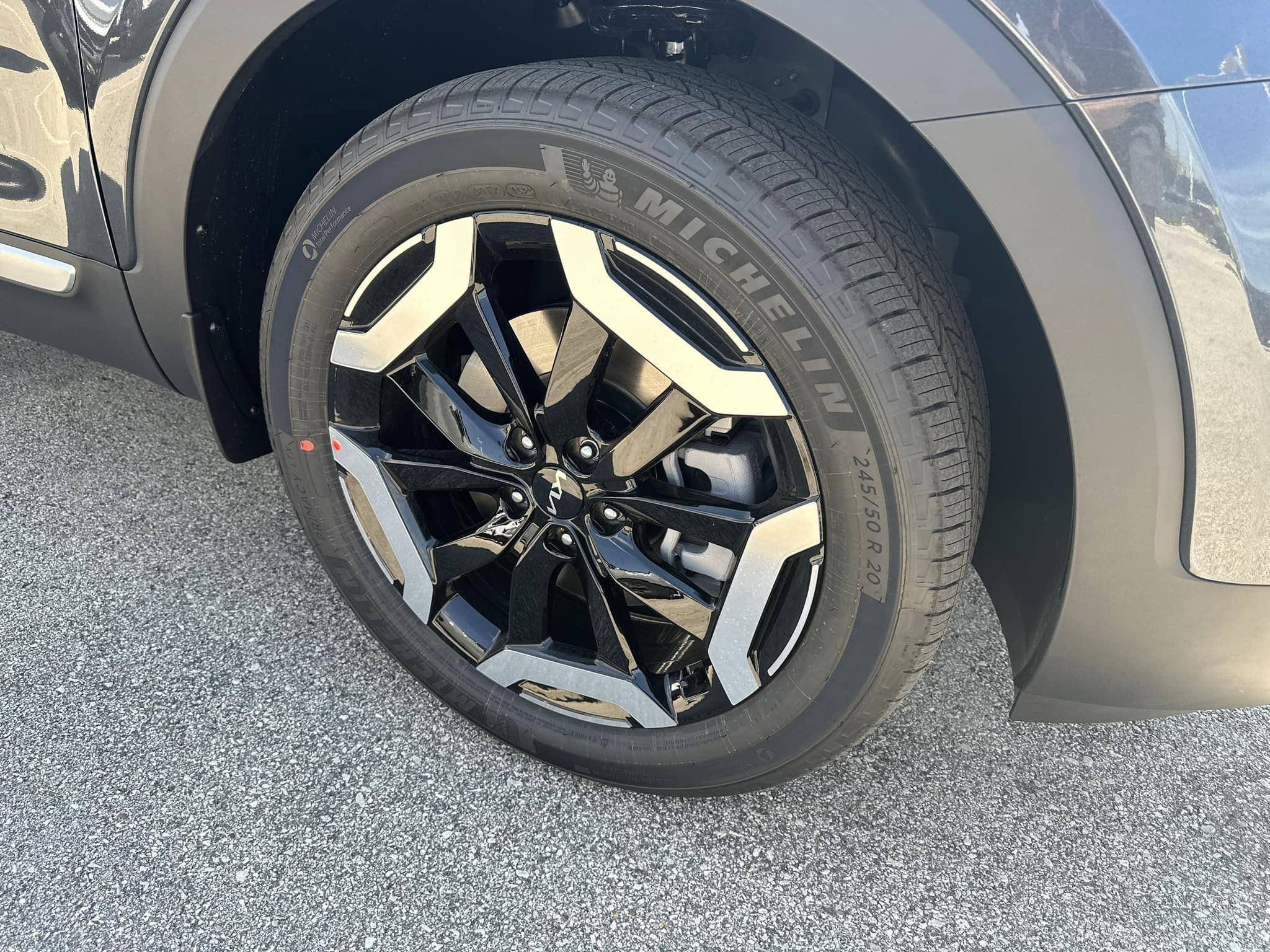 2023 Kia Telluride - EX Trim - Gravity Gray - Rims