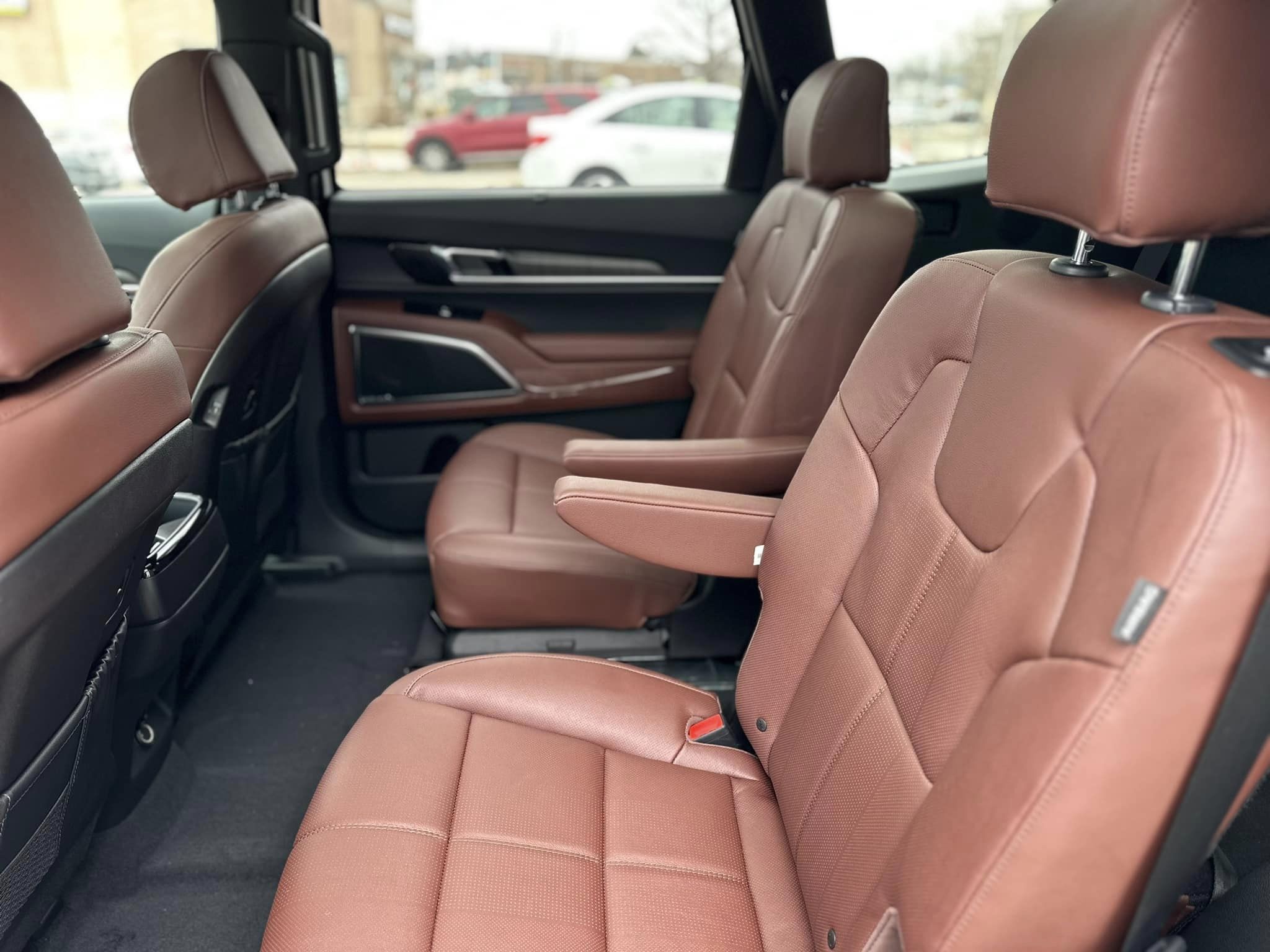 2023 Kia Telluride - SX Trim - 2nd Row Captain's Chairs
