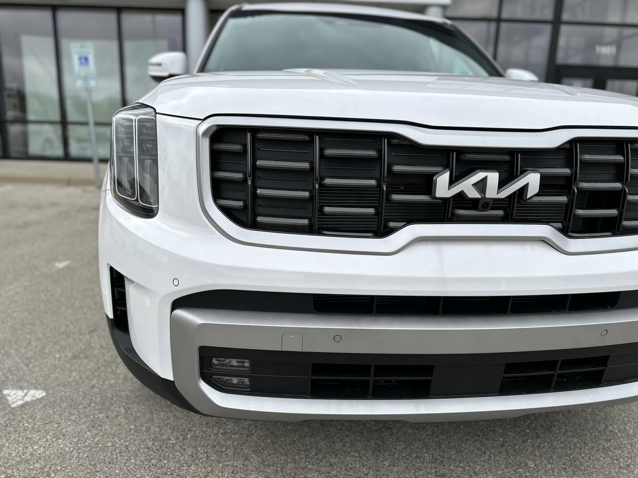 2023 Kia Telluride - SX Trim - Grill Close Up