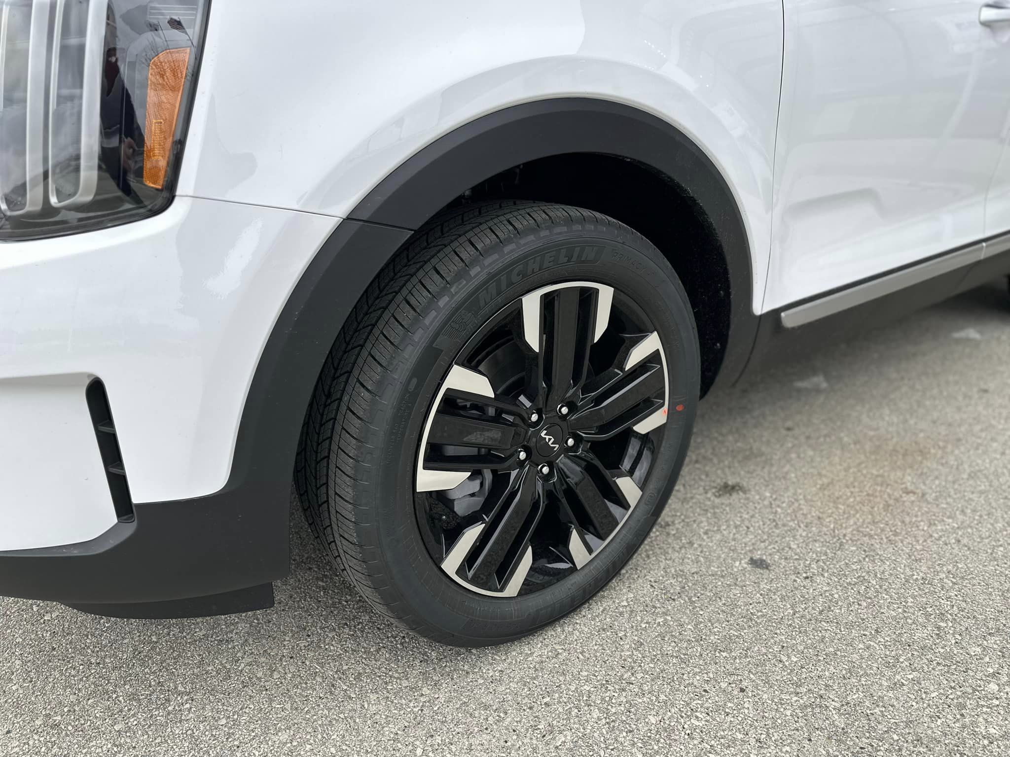 2023 Kia Telluride - SX Trim - Driver's Side Rim
