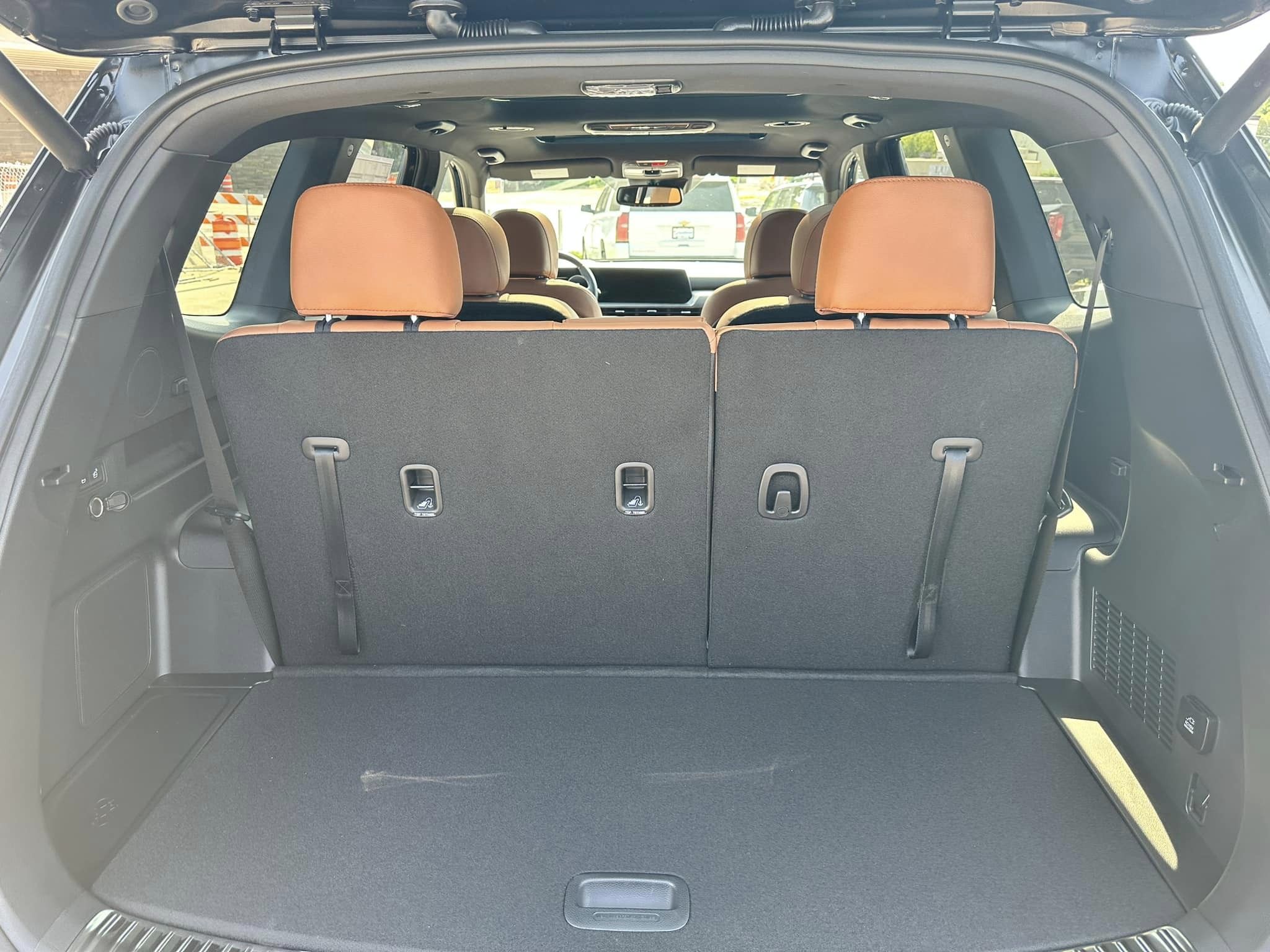 2024 Kia Telluride - SX X-Pro Trim - Ebony Black - 