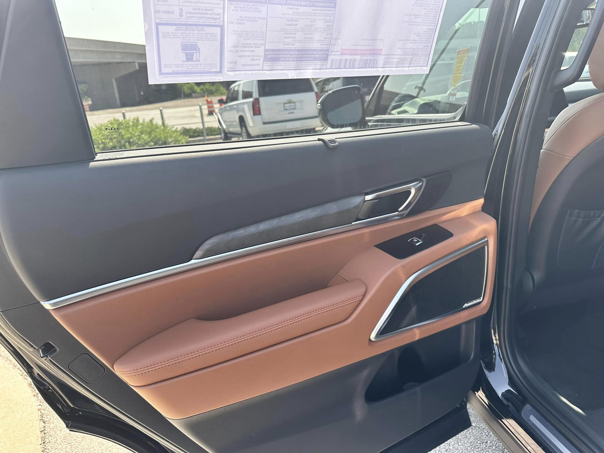 2024 Kia Telluride - SX X-Pro Trim - Ebony Black - 