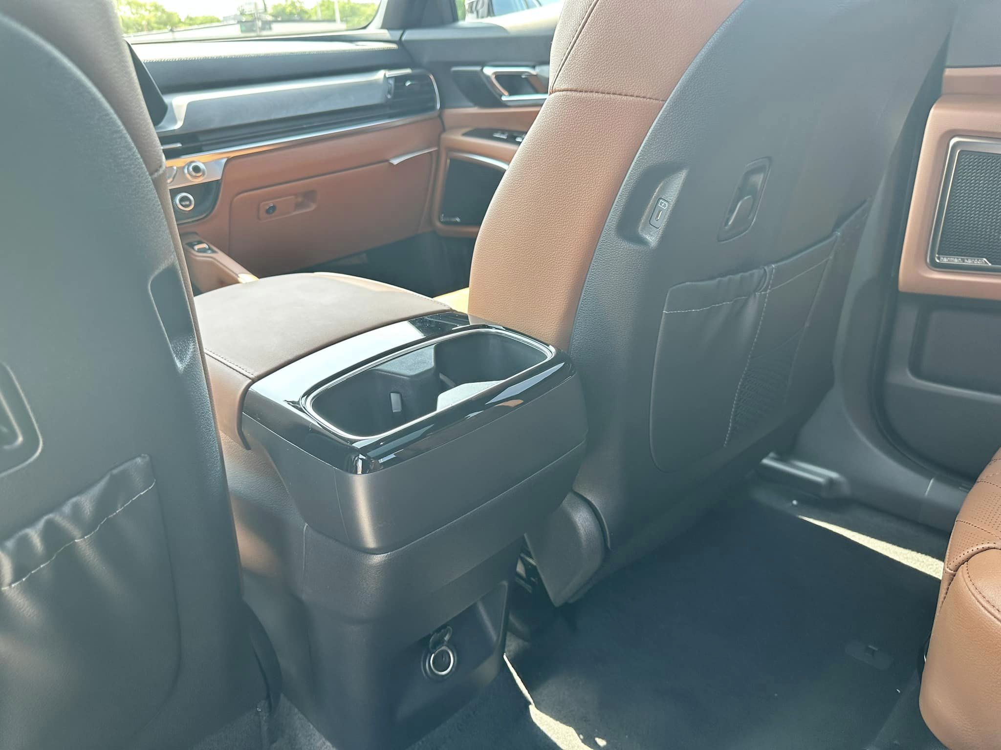 2024 Kia Telluride - SX X-Pro Trim - Ebony Black - 