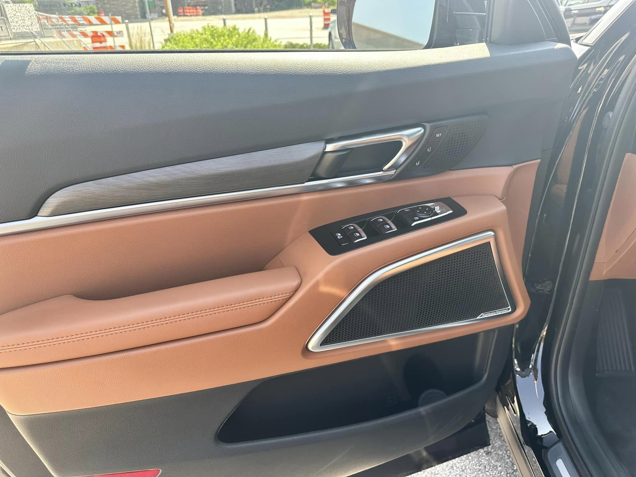 2024 Kia Telluride - SX X-Pro Trim - Ebony Black - 